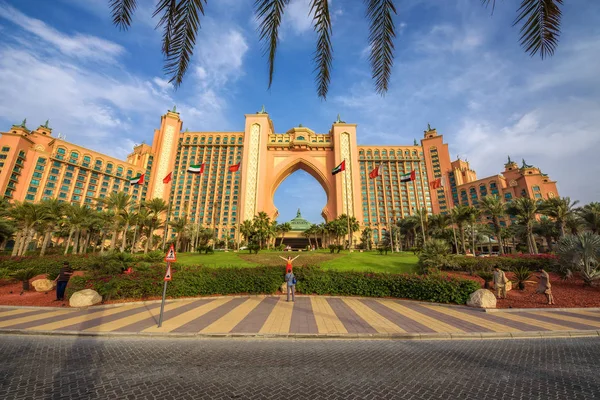 Atlantis, The Palm hotel located at the apex of the Palm Jumeira — Stock Photo, Image