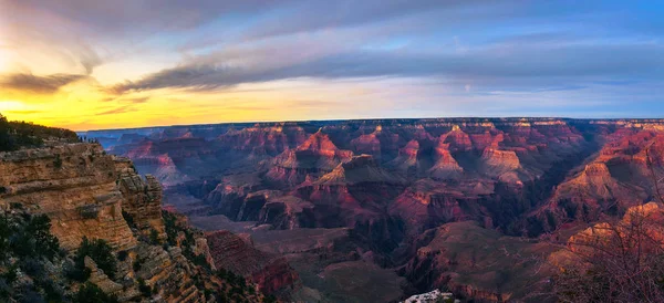 Naplemente, déli peremén a Grand Canyon a Mather pont felett — Stock Fotó