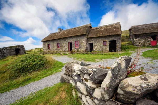 Slea Head Famine Cottages en Irlande — Photo