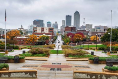 Şehir merkezindeki Des Moines Iowa eyalet başkenti görüntülendi