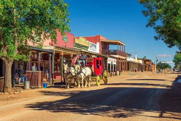 Historic Allen street with a stagecoach in Tombstone, Arizona — Stock Photo, Image