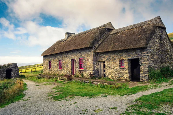 Slea Head Famine Cottages en Irlande — Photo