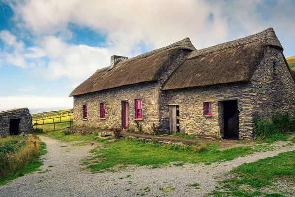 Schlafenden Kopf Hungersnot Ferienhäuser in Irland — Stockfoto