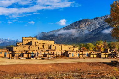 Eski konut Taos Pueblo, New Mexico