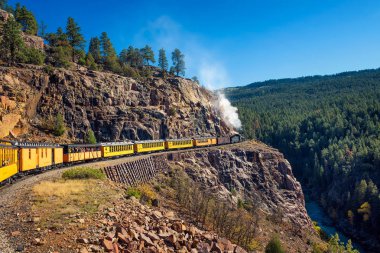 Turistler, Colorado, ABD tarihi buhar motoru tren yolculuğu