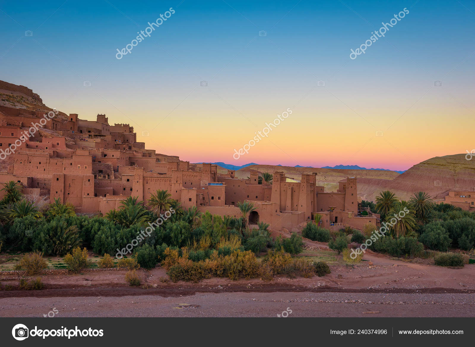 Coucher De Soleil Derrière Ait Benhaddou Au Maroc