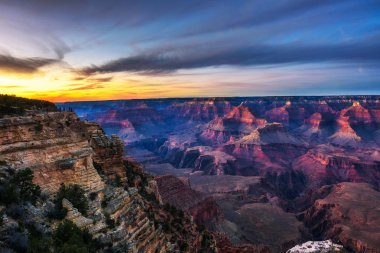 Günbatımı güney rim Grand Canyon Mather noktadan yukarıda