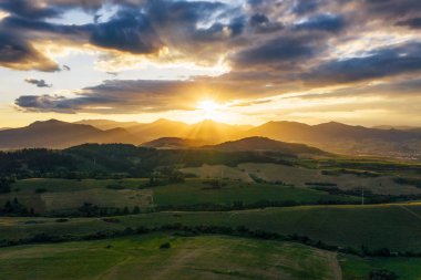 Slovakya'da Büyük Fatra Dağı üzerinde gün batımı