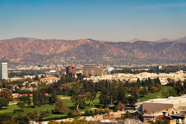 San Fernando Valley e Verdugo Mountains em Los Angeles — Fotografia de Stock