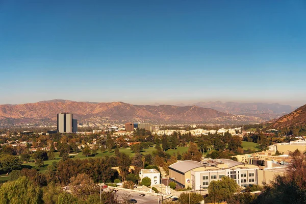 San Fernando Valley e Verdugo Mountains em Los Angeles — Fotografia de Stock