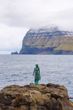 Heykel Selkie veya mühür eşi Mikladalur, Faroe Adaları
