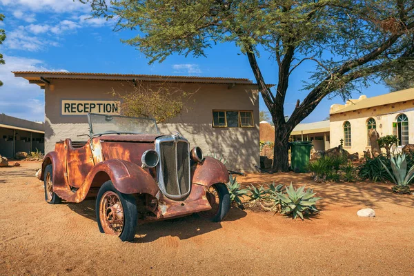 Destruição de carros no Solitaire Lodge, no deserto da Namíbia — Fotografia de Stock