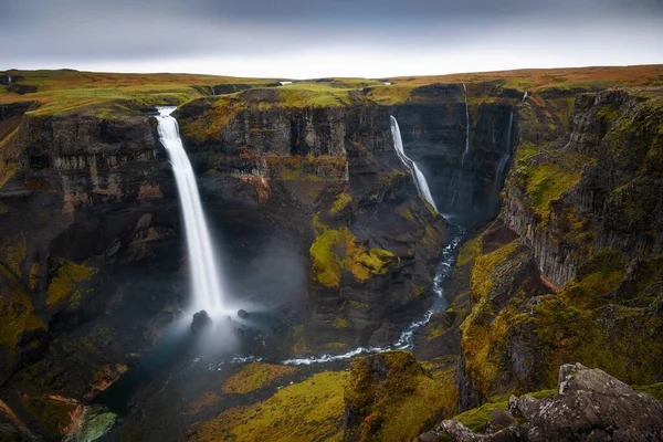 Haifoss és Granni vízesések Izlandon — Stock Fotó