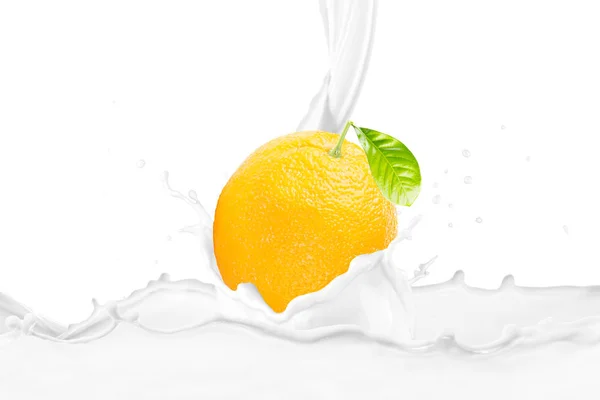 Mléko Oranžové Ovoce Tryskající — Stock fotografie