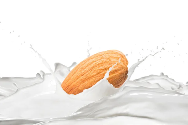 Almendras Leche Con Salpicaduras Sobre Fondo Blanco — Foto de Stock