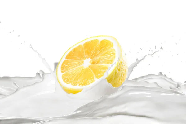 Čerstvé Citrony Mléko Potřísnění Bílém Pozadí — Stock fotografie
