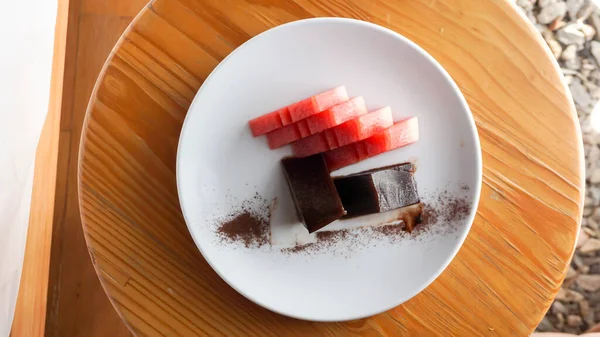 Wassermelone Und Schokopudding Als Dessert — Stockfoto