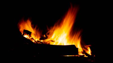 Bulanık ateş yavaş hızda