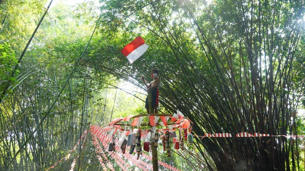 Srpna 2020 Yogyakarta Indonésie Panjat Pinang Podání Skupiny Malých Dětí — Stock fotografie