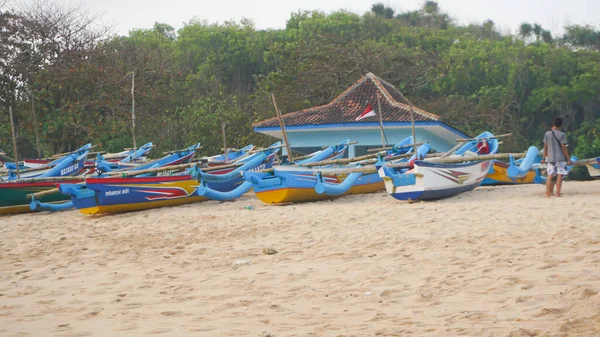 Agosto 2020 Yogyakarta Indonésia Barco Pesca Que Inclina Praia Drini — Fotografia de Stock