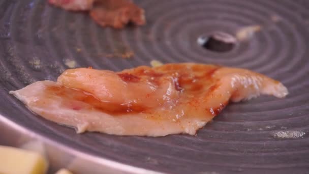 Carne Vită Brută Pui Aragaz Pentru Procesul Grătar — Videoclip de stoc