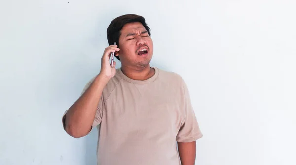 Asian Gat Man Está Chamando Amigo — Fotografia de Stock