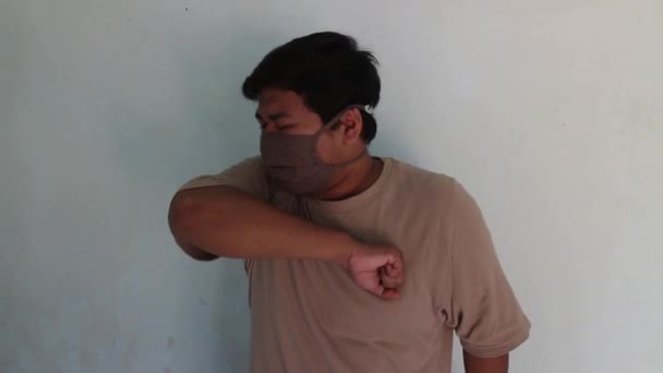 Asiatique Graisse Homme Toux Port Masque — Video