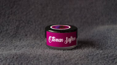 Paketlemede safran çiçeği, otoman hindisinden.