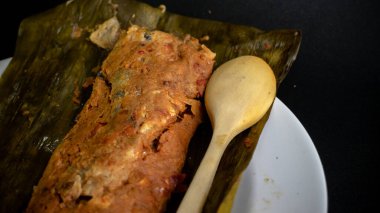 Pepes ikan ya da balık pepleri, Java, Süt Balığı Pepes 'in geleneksel mutfağıdır.