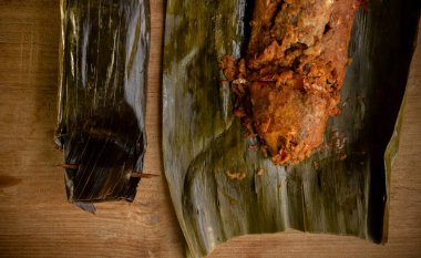 Pepes ikan ya da balık pepleri, Java, Süt Balığı Pepes 'in geleneksel mutfağıdır.