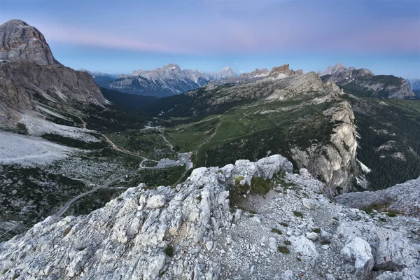 Letecký Pohled Průsmyk Falzarego Soumraku Cortina Ampezzo Dolomity Veneto Itálie — Stock fotografie