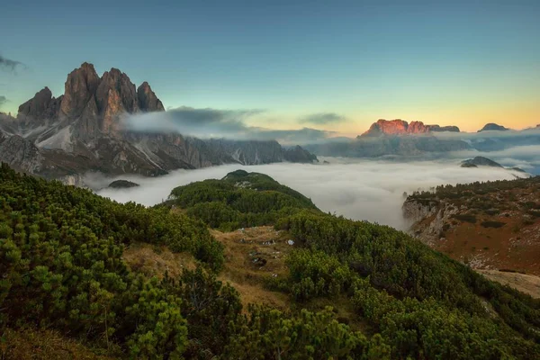 Cadini Misurina Cadini Misurina Distancia Croda Dei Toni Iluminado Por — Foto de Stock