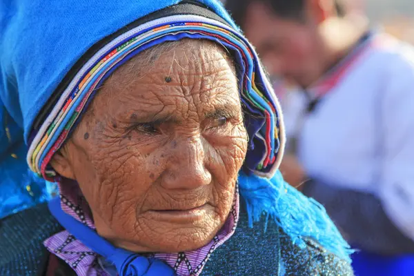 Mujer China Vestida Con Ropa Antigua Bai Durante Festival Heqing — Foto de Stock