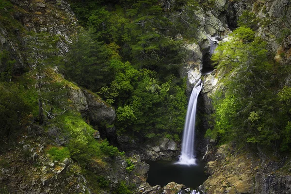 Водопад Маэзано Национальный Парк Амонте Гамбари Калькутта Италия — стоковое фото