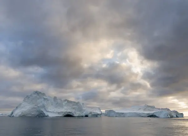 伊卢利萨特冰峡湾也叫康亚或伊卢里萨特康格鲁阿在迪斯科湾 冰峡湾被列为联合国教科文组织世界遗产 格陵兰 — 图库照片