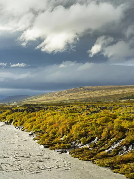 Водопад Храунфоссар Красочной Фольгой Время Осени Europe Northern Europe Iceland — стоковое фото