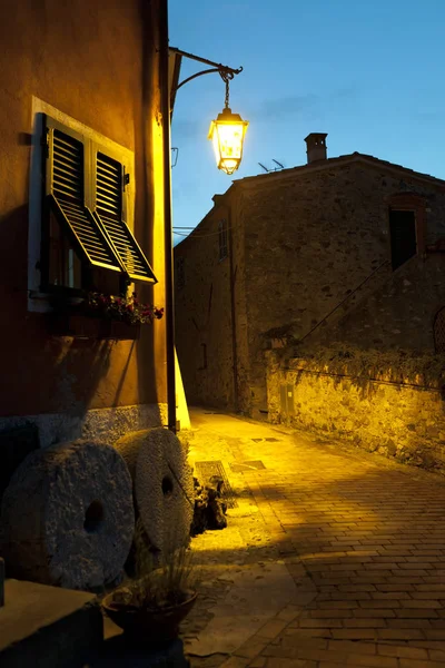 Село Монтемарчелло Golfo Dei Poeti Ligury Italy Europe — стокове фото