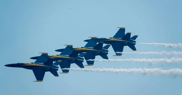 Modrá Andělé Létat Těsné Formaci Během Bethpage Air Show Jonesově Royalty Free Stock Obrázky