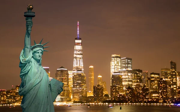 Nueva York Manhattan Skyline Centro Ciudad Por Noche —  Fotos de Stock