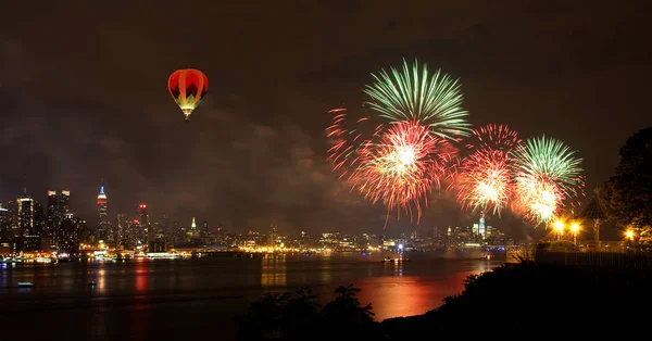 Fogo Artifício Julho Sobre Rio Hudson Nova York — Fotografia de Stock