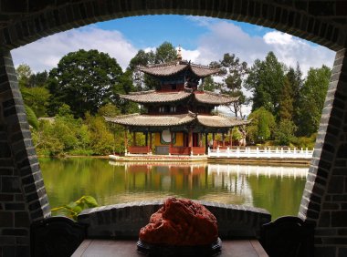 Bir sahne park Lijiang Çin, bir üst turizm şehir