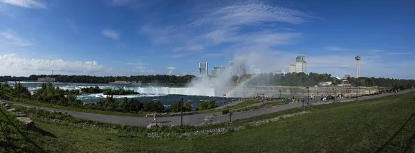 Tourists View Niagara Falls American Side — Stock Photo, Image