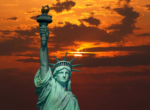 Statue Liberty Dramatic Sky Sunrise — Stock Photo, Image