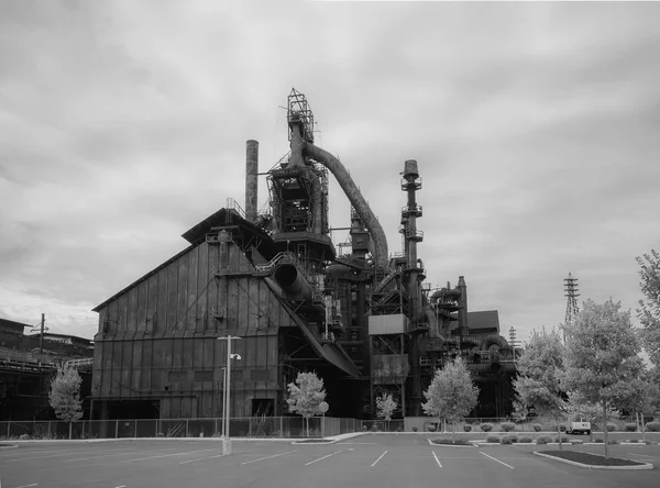 鉄鋼工場と錆びて 年齢とともに変色はベツレヘム でまだ立っています — ストック写真