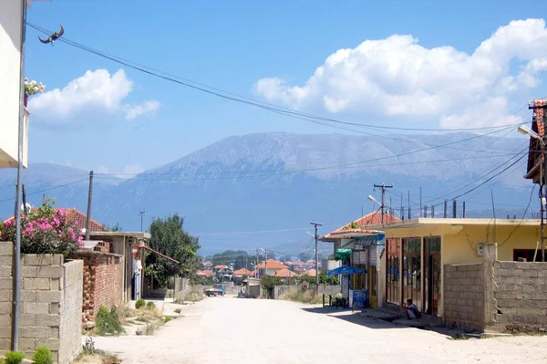 Arnavutluk Pogradec Kentinin Ohri Gölü Yakınlarındaki Banliyöleri — Stok fotoğraf