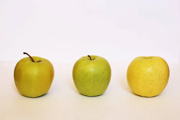 Sağlıklı Yeşil Detoks. Taze Elma