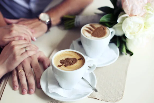 Bir fincan kahve için romantik bir tarih