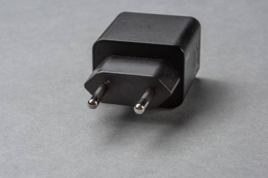 Bir Usb güç adaptörünün Europlug parçası.
