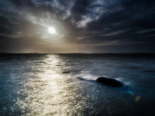 Vista Sobre Una Roca Mares Ásperos Ventosos Islas Distancia — Foto de Stock