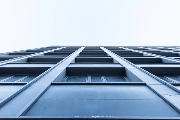 Titta Upp Fasaden Lång Modern Byggnad — Stockfoto